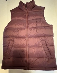 Mens Small Burgundy Old Navy Puffer Vest - Picture 1 of 7