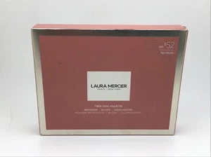 Laura Mercier Essentials Tres Chic Palette NEW IN BOX (B1) - Picture 1 of 2