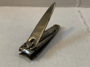 TRIM BASSETT FINGER NAIL CLIPPER / TRIMMER WITH FILE CHROME SMALL USA 1956 - Picture 1 of 11