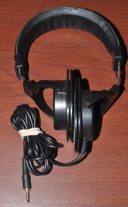 Auriculares de monitoreo de estudio TASCAM TH-200X - necesita almohadillas nuevas - Imagen 1 de 6