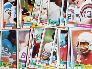 1981 TOPPS FOOTBALL TRADING CARDS YOU PICK FREE SHIPPING 50% OFF 4 OR MORE