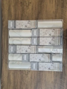 Papel pintado Dunelm Disney Dumbo Peel & Stick Nu 6 rollos - Imagen 1 de 10