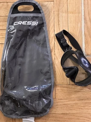 Cressi F1 + Juego de Mascarilla Seca y Snorkel Supernova con Estuche Foto 1 de 4