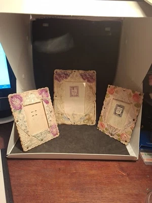 Lot De 3 ANCIEN CADRE PHOTO EN CELLULOID DECOR EN RELIEF - Photo 1/4