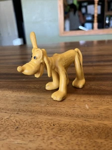 Walt Disney Productions Vintage Rubber Pluto Toy Figure All Yellow W/Black Eyes - Imagen 1 de 7
