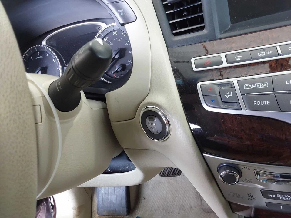 (LOCAL PICKUP ONLY) Steering Column Floor Shift Premium Pkg Fits 14-16 INFINITI  - Image 1 of 4