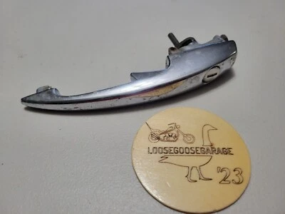 Manija de agarre de puerta lateral Volkswagen Beetle 68-79 liberación 141837205B cerradura de cierre OEM Foto 1 de 4