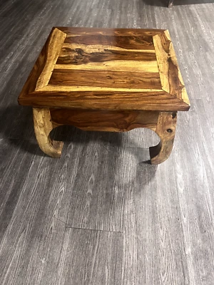 Mesa auxiliar repintada, mesa estilo opio 24"x24"x16" hecha de teca o mango Foto 1 de 4