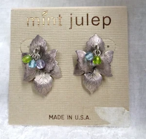 Estate Jewelry ~ MINT JULEP Made USA Silvertone Glass Bead LEAF Pierced Earrings - Picture 1 of 3