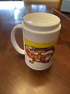 Taza de plástico McDonald's Garfield 1978 vintage usa a tus amigos sabiamente - Imagen 1 de 9