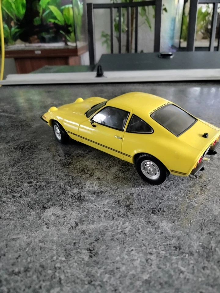 1:18 Minichamps Opel GT Gelb  - Bild 1 von 4