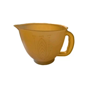 VINTAGE Tupperware Mix-N-Stor Batter Mixing Bowl - 2 Qt / 8 Cup - Yellow/Cream - Picture 1 of 6