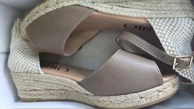 Alpargatas Gaimo nuevas en caja, color topo, talla 8 Foto 1 de 3