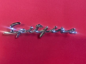 Triumph Spitfire" Script / Scroll Chrome Plated Metal Badge 621468 - Picture 1 of 3