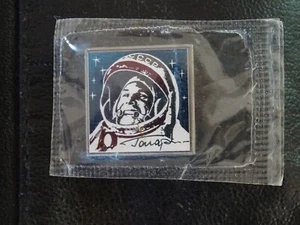 Yuri Gagarin Aluminium and Glass Pin Badge - Picture 1 of 2