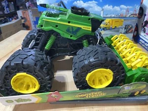 John Deere KIDS Monster Treads SUPER SCALE Farm Combine Lights/Sounds - Picture 1 of 4