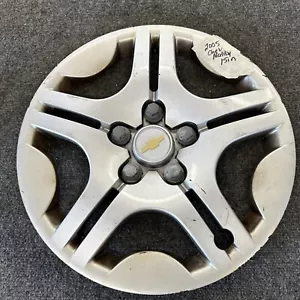 Chevrolet Malibu hubcap 2004- 2008 fits 16 inch wheels 9595536. - Picture 1 of 5