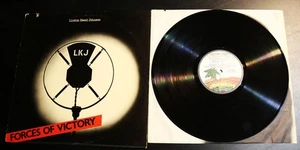 Linton Kwesi Johnson Forces Of Victory (1979) Mango MLPS 9566 LP EXCELLENT - Foto 1 di 2