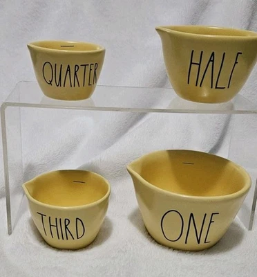 Tazas medidoras amarillas Rae Dunn amarillo sólido difícil de encontrar.  Foto 1 de 4