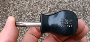 Snap-on Tools SSDP22 No.2 Stubby Phillips Screwdriver Black Hard Handle USA - Picture 1 of 4
