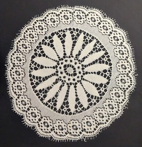 12" Rund - Cremeweiß (Creme) Baumwolle/Gewebtes Deckchen (Blätter) - Bild 1 von 2