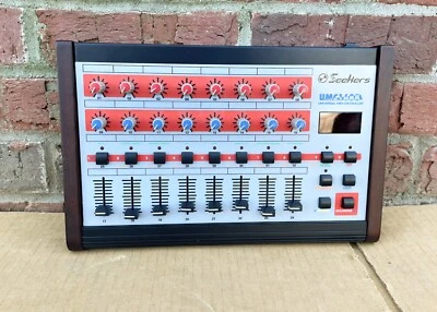 Controlador Midi Universal Seekers UMC1688 raro de colección para sintetizadores Foto 1 de 3