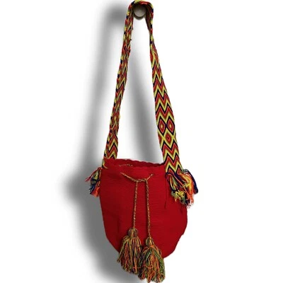 Bolso Wayuu Colombiano / Bolso Wayuu Mochila para Mujer / ROJO con pompones multicolores Foto 1 de 3