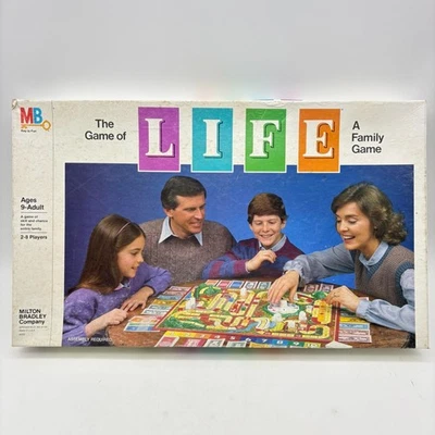 VINTAGE Il Gioco della Vita 1985 Milton Bradley COMPLETO Classico Famiglia Bambini - Immagine 1 di 4