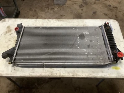 Radiador compatível com 96-07 TAURUS 346242 - Imagem 1 de 4