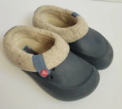 Zuecos Crocs Blitzen II forrados de piel azul/bronceada talla J1 J 1 Foto 1 de 4