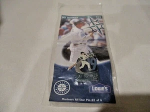 SEATTLE MARNERS Jay Buhner #19 Pin on Card Original Package Lowe's Giveaway 1996 - Picture 1 of 9
