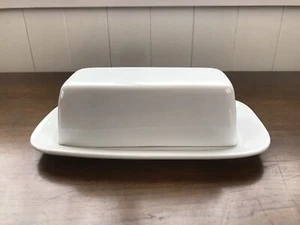 10 Strawberry Street Porcelain Classic White Butter Dish 8.5" x 4.75"    - Picture 1 of 6