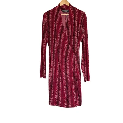 Nuevo con etiquetas Vestido Norma Kamali para mujer rojo estampado envolvente sintético talla 2X  Foto 1 de 4