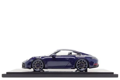 Spark 1:18 Porsche 911 Carrera 4 GTS (992.2) 40 Jahre Italia (Dealer Edition) - Image 1 of 4