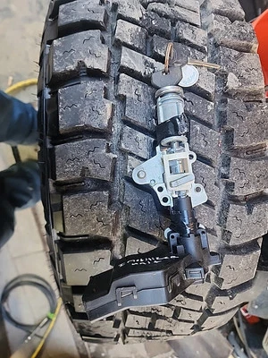 2001 Dodge Durango 4.7L Ignition Switch Housing  With Cylinder And Key  - Image 1 of 4