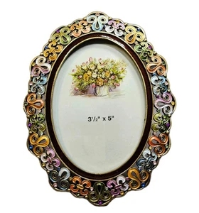 Marco de fotos ovalado de metal esmaltado ornamentado vintage de los 90 de 5,5" x 7" - Imagen 1 de 3