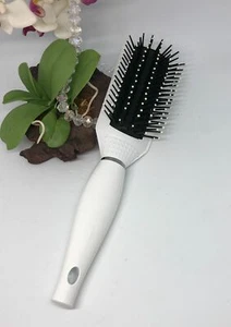 Curved Styling Detangling Cushion Hair Brush - Pearly White - New - Picture 1 of 5