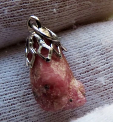 CIONDOLO IN RUBINO NATURALE GREZZO - Immagine 1 di 4
