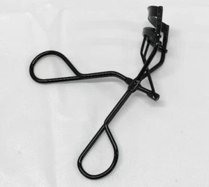 NEW CHANEL Japan Exclusive Black Recourbe Cils De Chanel Eyelash Lash Curler - Picture 1 of 4