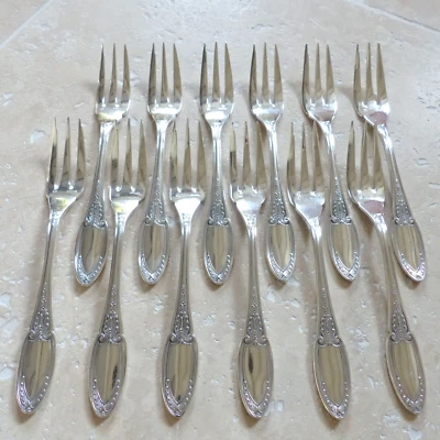12 FOURCHETTES à GATEAUX ERCUIS modèle EMPIRE métal argenté couverts 16 cm - Photo 1/4