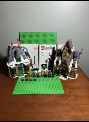 Lego Harry Potter #76388 Hogsmeade Village Visit W/ Minifigures & Instructions - Image 1 of 4