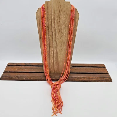 Collar de borla anudada con cuentas de semillas de coral, naranja y oro en capas 30" Foto 1 de 4