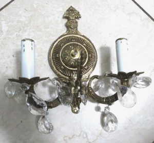 Vintage Hollywood Regency Brass Sconce with Prisms - Picture 1 of 6