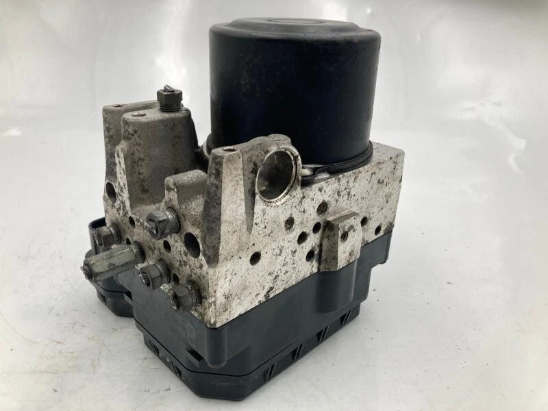 Conjunto de módulo de bomba de freno antibloqueo ABS Toyota Avalon 2009-2010 OEM Foto 1 de 4