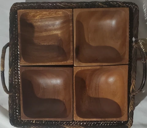 Serrv Hand Made Basket And Wooden Bowls. 4 bowls Rustic Wood grain. Square EUC Cover