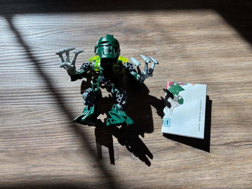 LEGO BIONICLE: Piruk (8723) 100% Complete (no box) - Image 1 of 1