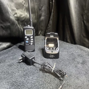 Icom IC-M1V VHF Marine Handheld Transceiver & Charging Dock - Zdjęcie 1 z 5