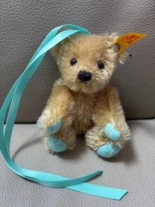 Oso de peluche Tiffany & Co. X Steiff Return To Tiffany Love adorno sin caja - Imagen 1 de 3