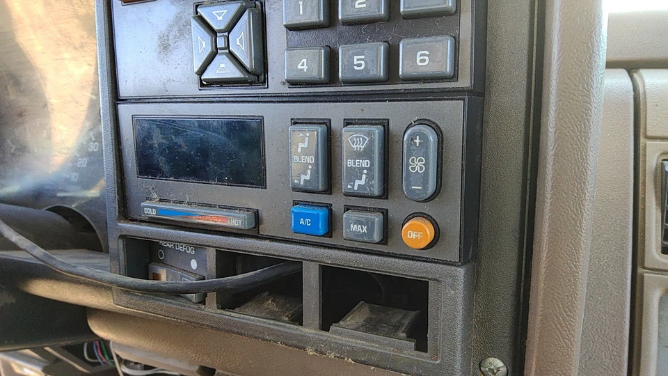 Chevy Suburban 1994 módulo de control de temperatura en tablero calentador unidad principal de CA fabricante original Foto 1 de 3