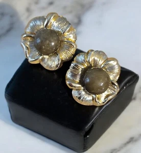 Vintage Gold Tone Flower Clip On Earrings - Picture 1 of 4
